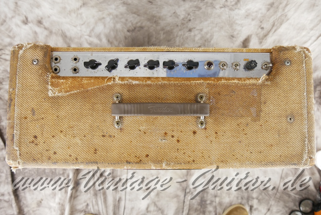 img/vintage/6029/Fender Bassman_5F6A_Tweed_narrow_panel_1960-007.JPG